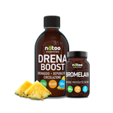 Bundle Nätoo Drena Pack – bottiglia Drena Boost 500ml concentrato e barattolo Bromelain 60 capsule, con fette di ananas, su sfondo bianco
