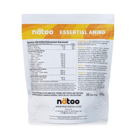 Etichetta posteriore Nätoo Essential Amino gusto Mango Margarita 420g con tabella nutrizionale: EAA/BCAA full spectrum 6950mg, Amino Boost Complex (Glutammina, Citrullina Malato, Taurina), Vitamina C 200mg, B6 5mg, B12 5µg, enzimi digestivi Bromelina e Papaina