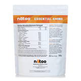 Etichetta posteriore Nätoo Essential Amino gusto Orange Splash 700g con tabella nutrizionale: EAA/BCAA full spectrum 6950mg, Amino Boost Complex (Glutammina, Citrullina Malato, Taurina), Vitamina C 200mg, B6 5mg, B12 5µg, enzimi digestivi Bromelina e Papaina