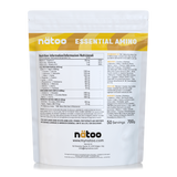 Etichetta posteriore Nätoo Essential Amino gusto Tropical Pineapple 700g con tabella nutrizionale: EAA/BCAA full spectrum 6950mg, Amino Boost Complex (Glutammina, Citrullina Malato, Taurina), Vitamina C 200mg, B6 5mg, B12 5µg, enzimi digestivi Bromelina e Papaina
